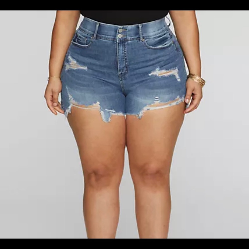 Stretchy plus sized denim shorts